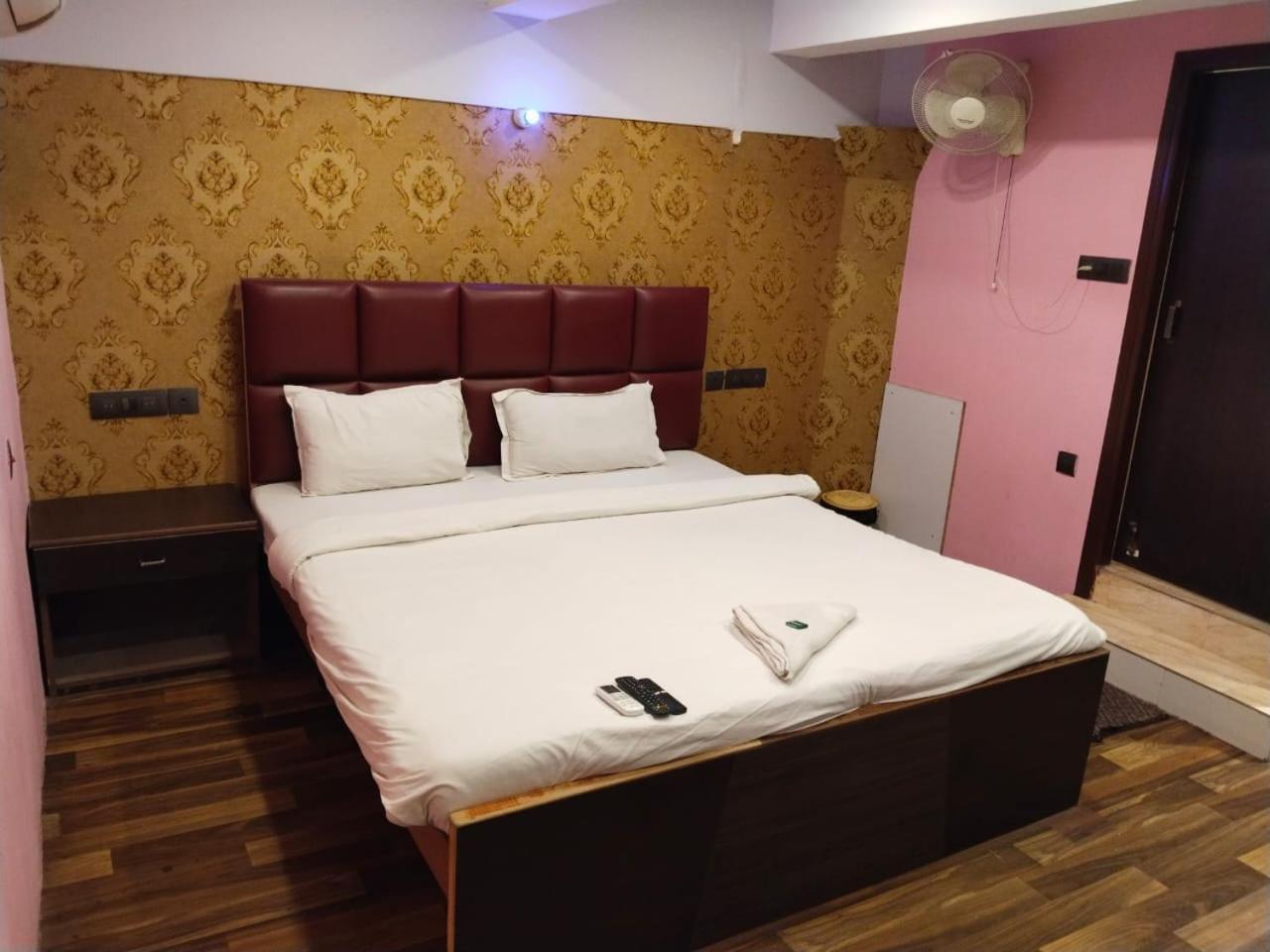 Hotel Ucs كولكاتا المظهر الخارجي الصورة