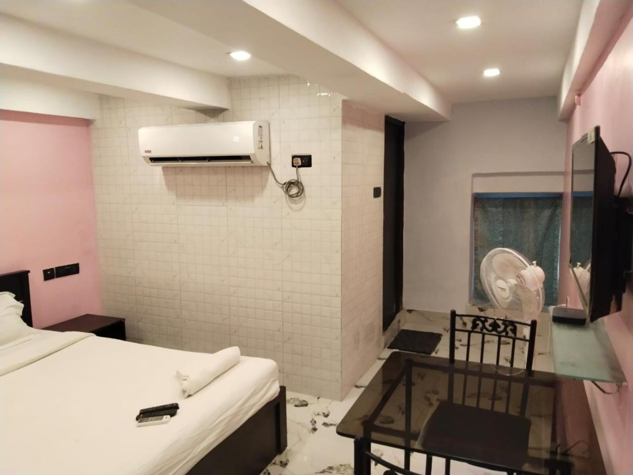 Hotel Ucs كولكاتا المظهر الخارجي الصورة