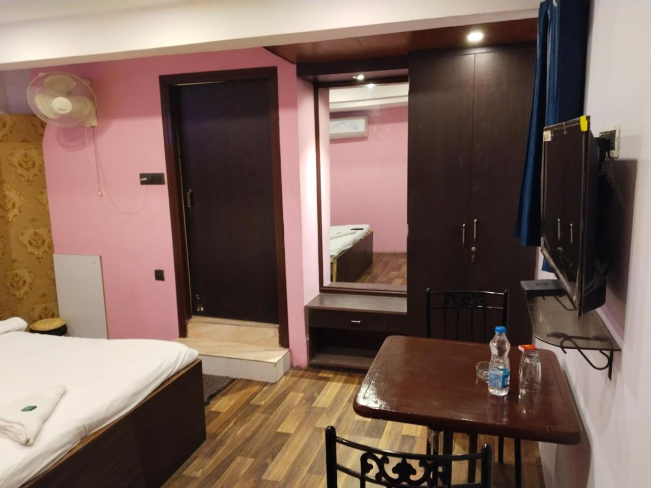 Hotel Ucs كولكاتا المظهر الخارجي الصورة