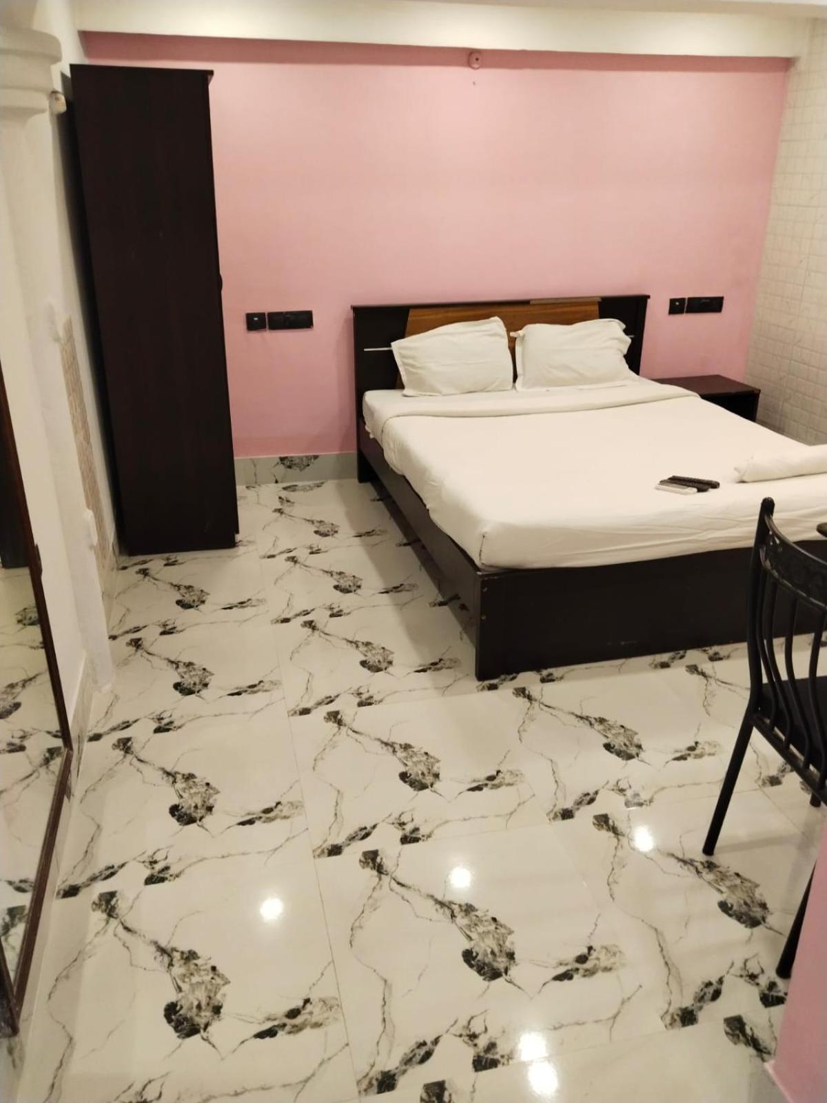 Hotel Ucs كولكاتا المظهر الخارجي الصورة